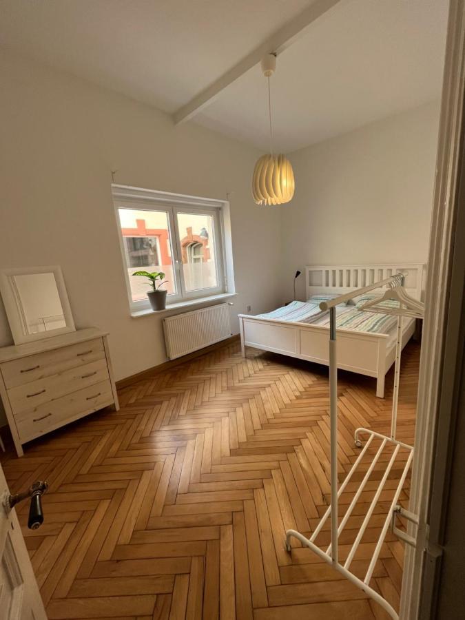 Haus Mittendrin นอยชตัดท์ อัน แดร์ ไวน์ชตราเซอ ภายนอก รูปภาพ