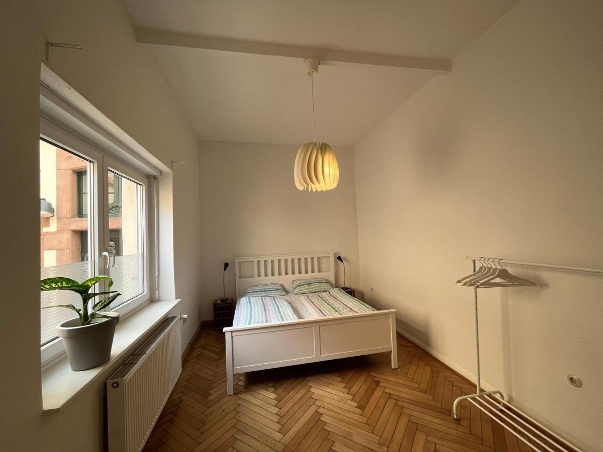 Haus Mittendrin นอยชตัดท์ อัน แดร์ ไวน์ชตราเซอ ภายนอก รูปภาพ