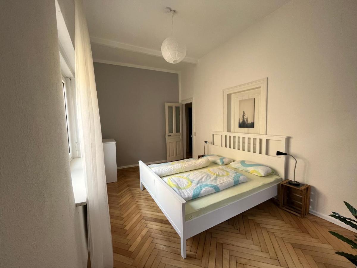 Haus Mittendrin นอยชตัดท์ อัน แดร์ ไวน์ชตราเซอ ภายนอก รูปภาพ