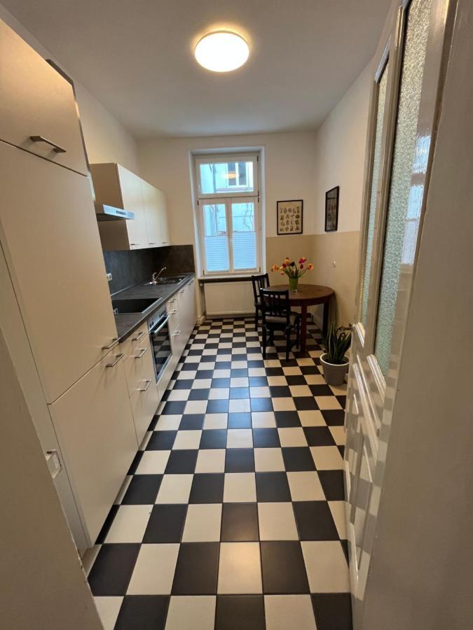 Haus Mittendrin นอยชตัดท์ อัน แดร์ ไวน์ชตราเซอ ภายนอก รูปภาพ
