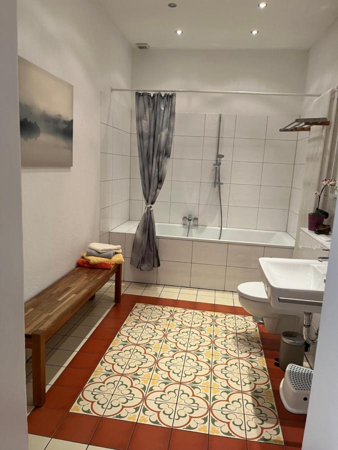 Haus Mittendrin นอยชตัดท์ อัน แดร์ ไวน์ชตราเซอ ภายนอก รูปภาพ