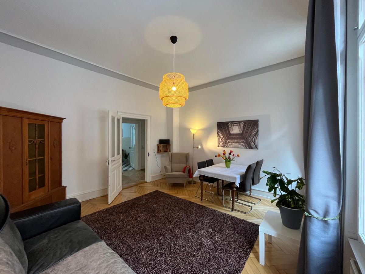 Haus Mittendrin นอยชตัดท์ อัน แดร์ ไวน์ชตราเซอ ภายนอก รูปภาพ