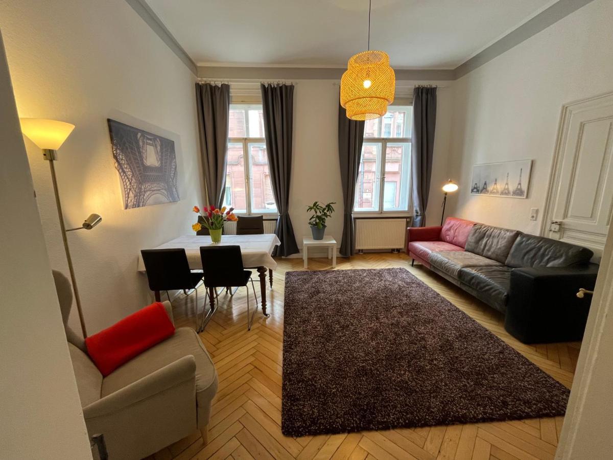 Haus Mittendrin นอยชตัดท์ อัน แดร์ ไวน์ชตราเซอ ภายนอก รูปภาพ
